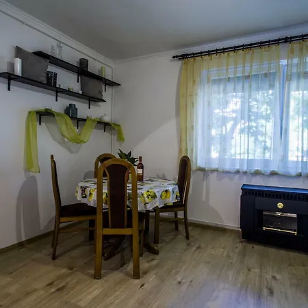 Apartamento Alma Apartman