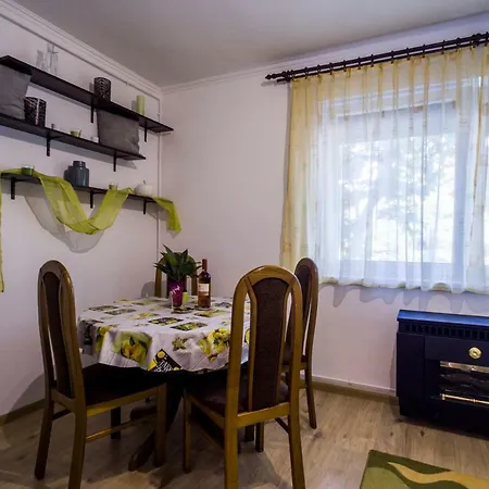 Alma Apartman * Szekszárd