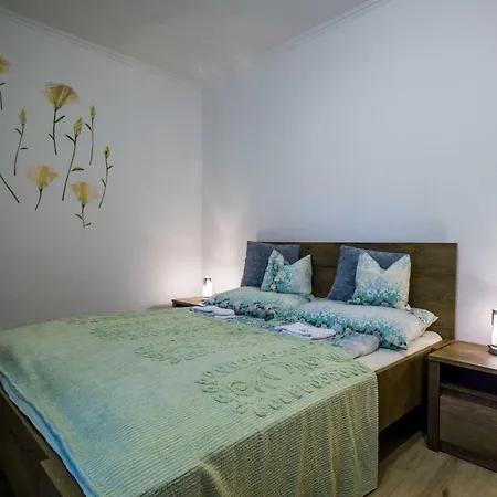 Alma Apartman *